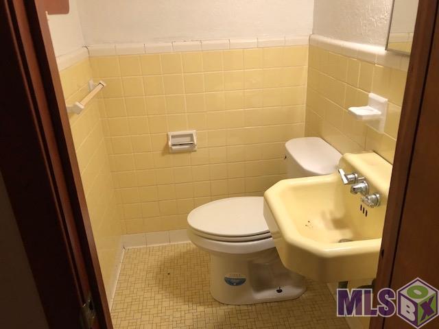 2264 77th Avenue Baton Rouge, LA 70807 - Photo 19 of 19 Half Bath