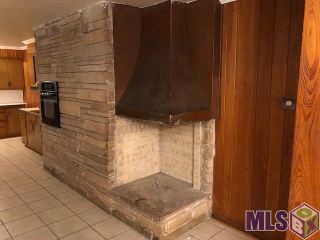 2264 77th Avenue Baton Rouge, LA 70807 - Photo 7 of 19 Another Kitchen View