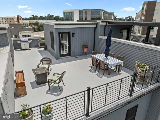 $989,000 | 303 Squire Drive, Newtown Square, PA 19073