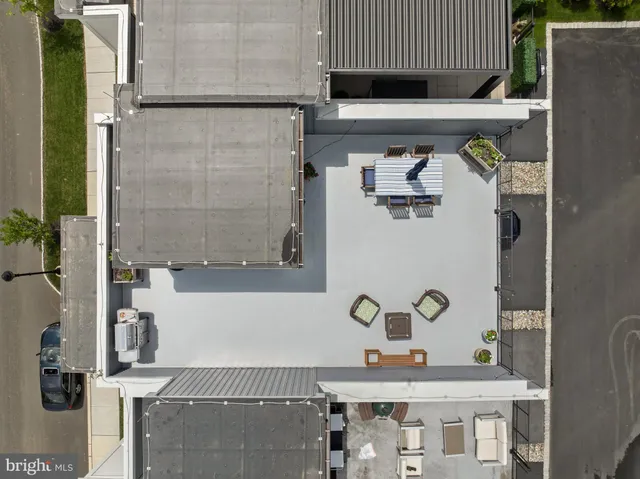 $989,000 | 303 Squire Drive, Newtown Square, PA 19073