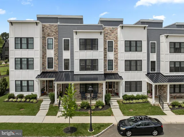 $989,000 | 303 Squire Drive, Newtown Square, PA 19073