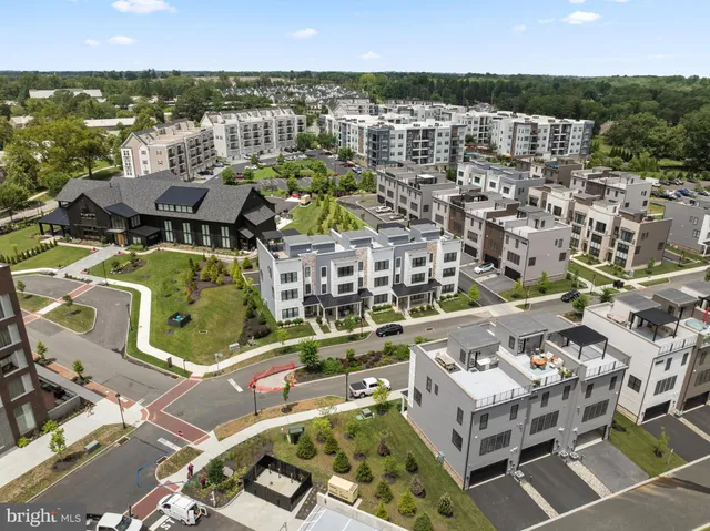 $989,000 | 303 Squire Drive, Newtown Square, PA 19073