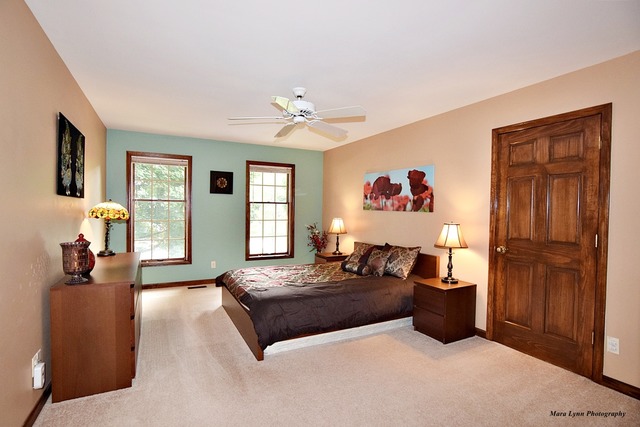1730 Forest Ridge Road St. Charles, IL 60174 - Photo 14 of 25