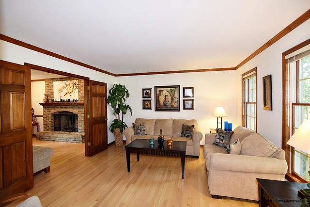 1730 Forest Ridge Road St. Charles, IL 60174 - Photo 3 of 25
