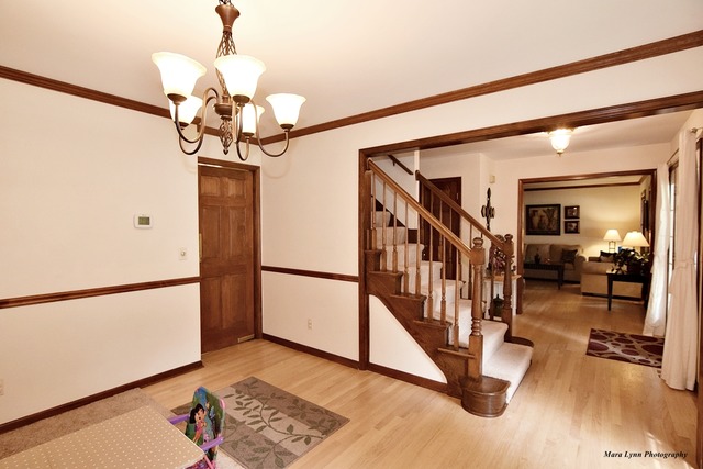1730 Forest Ridge Road St. Charles, IL 60174 - Photo 5 of 25