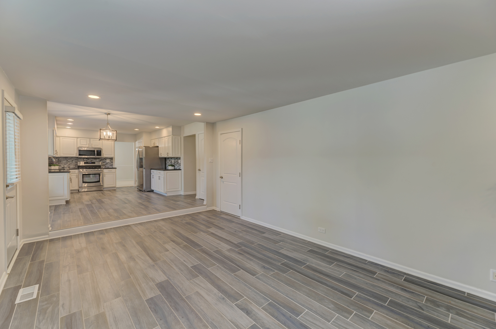 1249 Stonegate Road Naperville, IL 60540 - Photo 19 of 49
