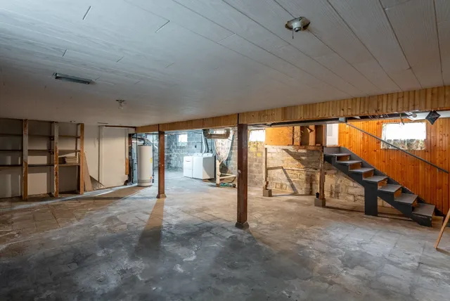 a view of an empty room with window