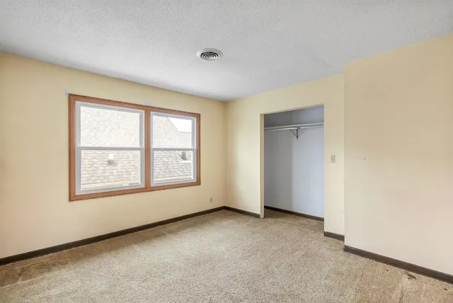 $182,000 | 2334 5th Street, Moline, IL 61265