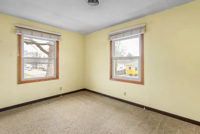 $182,000 | 2334 5th Street, Moline, IL 61265