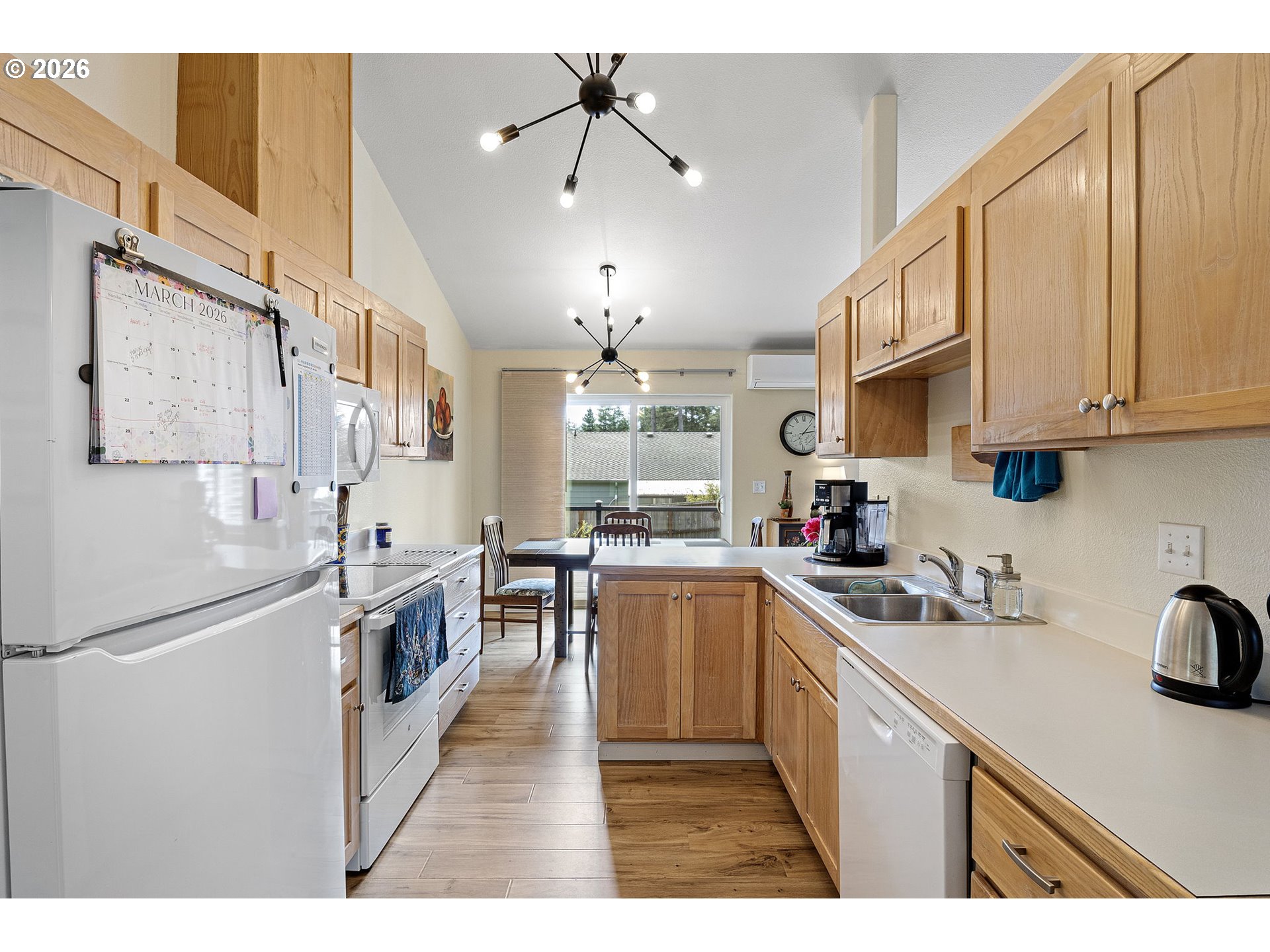 1156 12th Street Southeast Bandon, OR 97411 - Photo 11 of 44