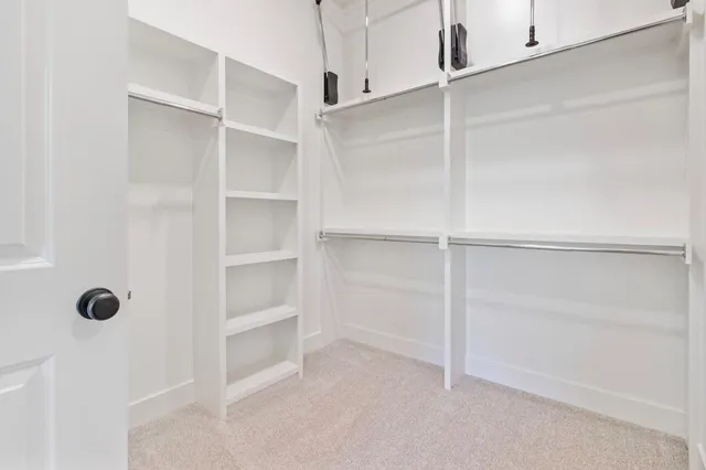 $569,000 | 2601 Northeast Crestview Street, Blue Springs, MO 64029