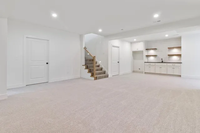 $569,000 | 2601 Northeast Crestview Street, Blue Springs, MO 64029