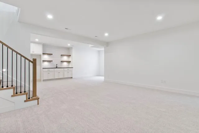 $569,000 | 2601 Northeast Crestview Street, Blue Springs, MO 64029