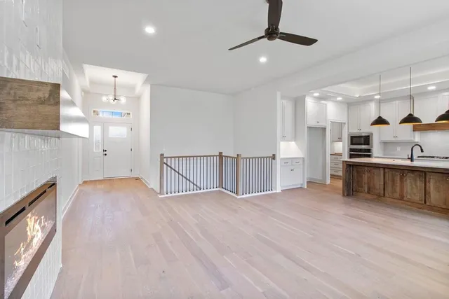 $569,000 | 2601 Northeast Crestview Street, Blue Springs, MO 64029