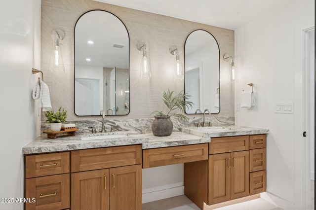 $1,238,000 | 4944 East Windrose Drive, Scottsdale, AZ 85254