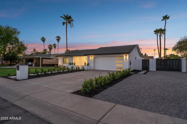 $1,238,000 | 4944 East Windrose Drive, Scottsdale, AZ 85254