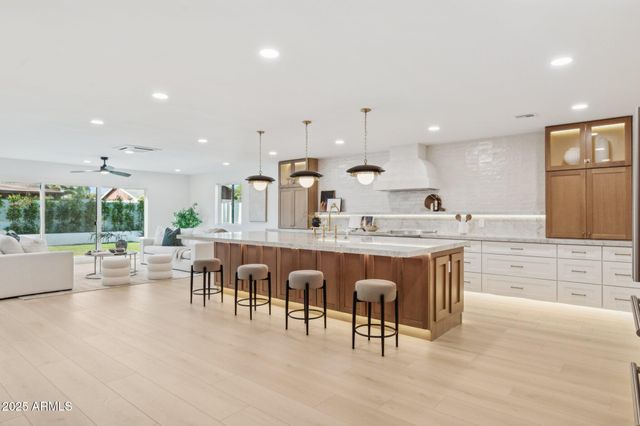 $1,238,000 | 4944 East Windrose Drive, Scottsdale, AZ 85254