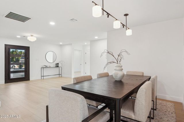 $1,238,000 | 4944 East Windrose Drive, Scottsdale, AZ 85254