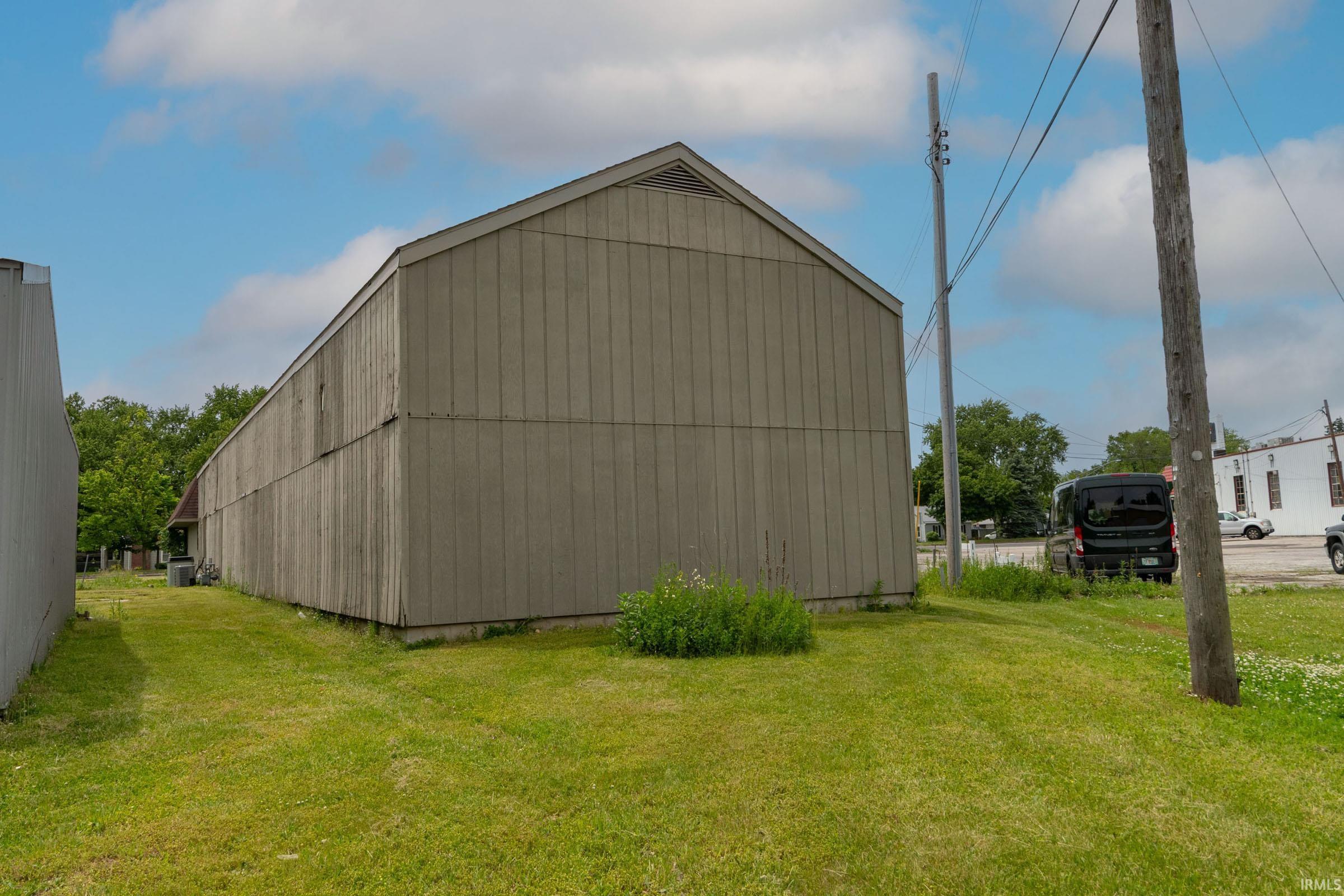 1505 Elkhart Road Goshen, IN 46526 - Photo 25 of 36