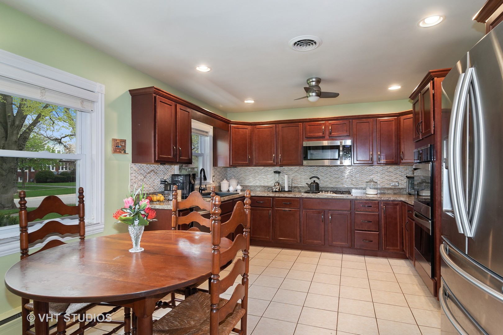 317 Nuttall Road Riverside, IL 60546 - Photo 4 of 19