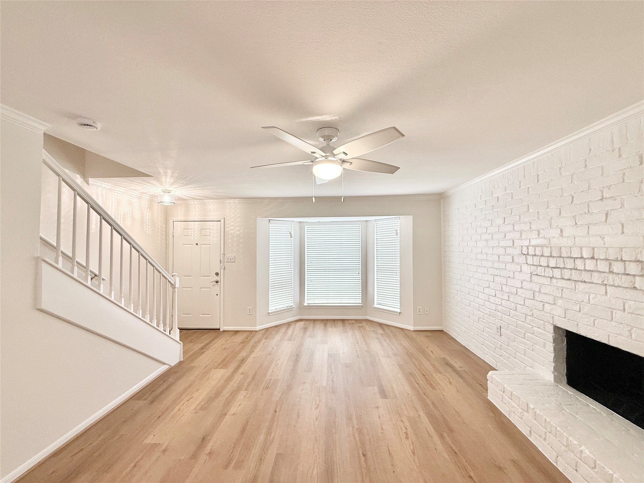 1499 Springrock Lane Houston, TX 77055 - Photo 4 of 16
