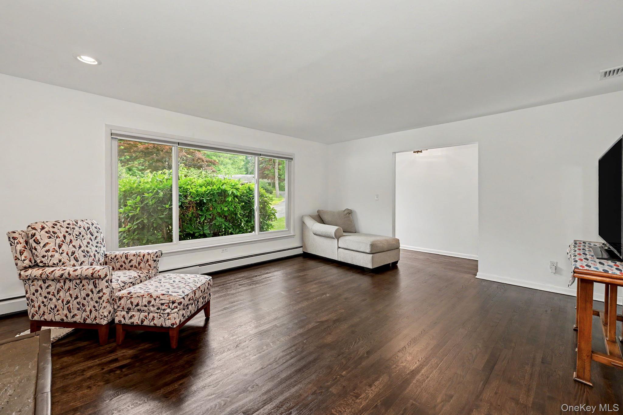 32 Lacona Road Mahopac, NY 10541 - Photo 4 of 24