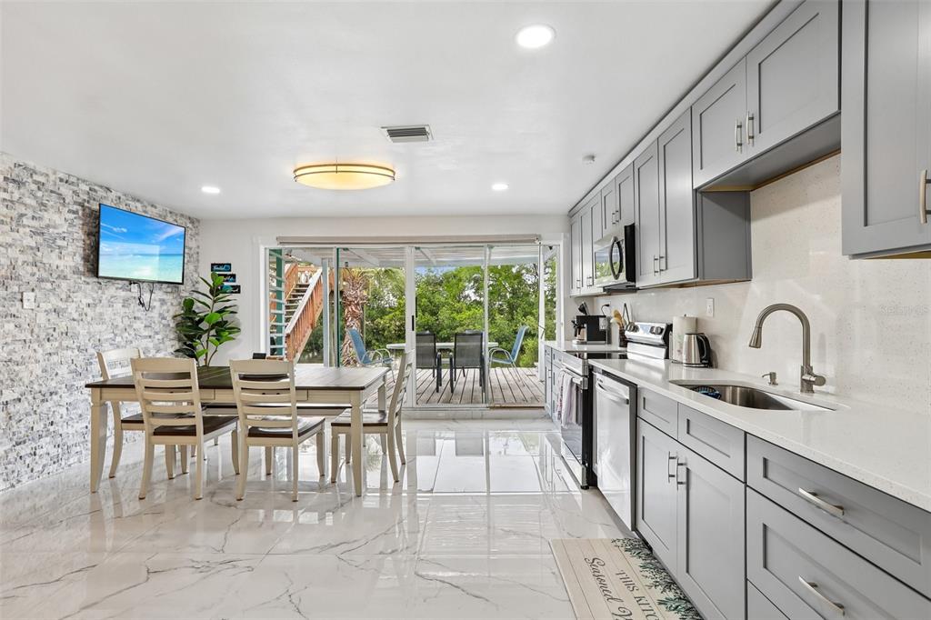8825 Oak Street Riverview, FL 33578 - Photo 14 of 64