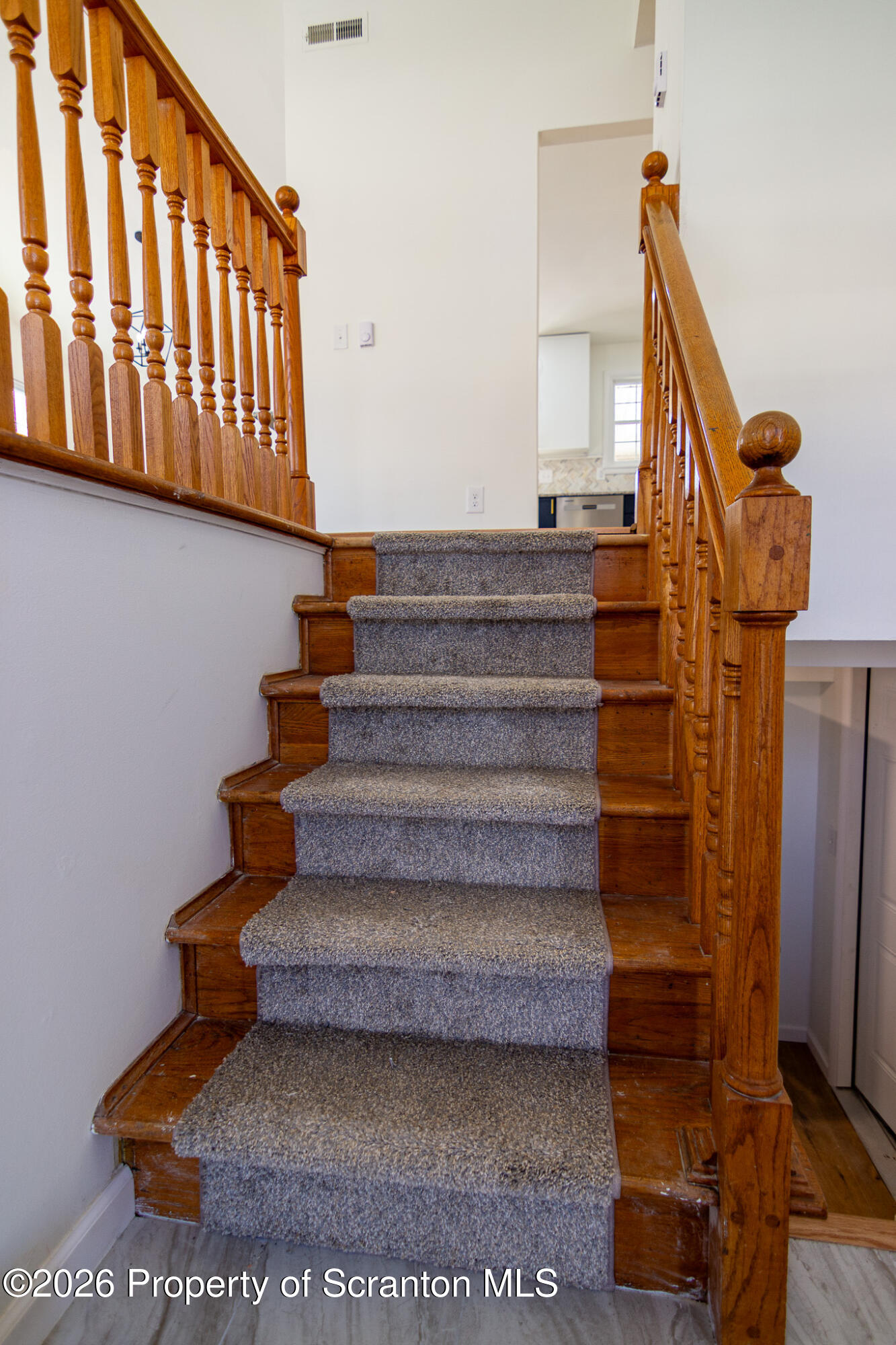 804 Grace Lane Moosic, PA 18507 - Photo 9 of 34 a view of entryway
