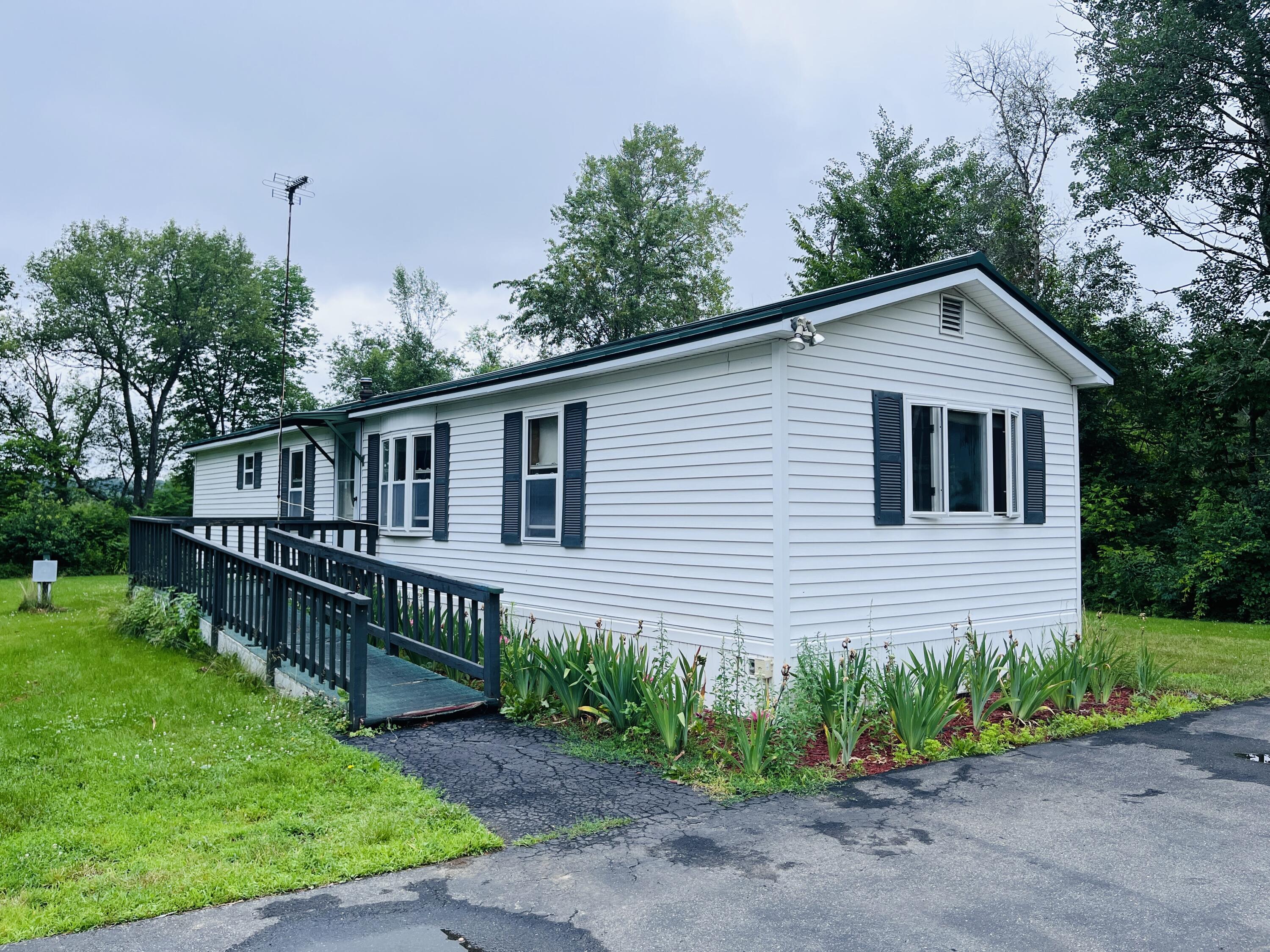 398 Center Road Fairfield, ME 04937 - Photo 1 of 12 Front View