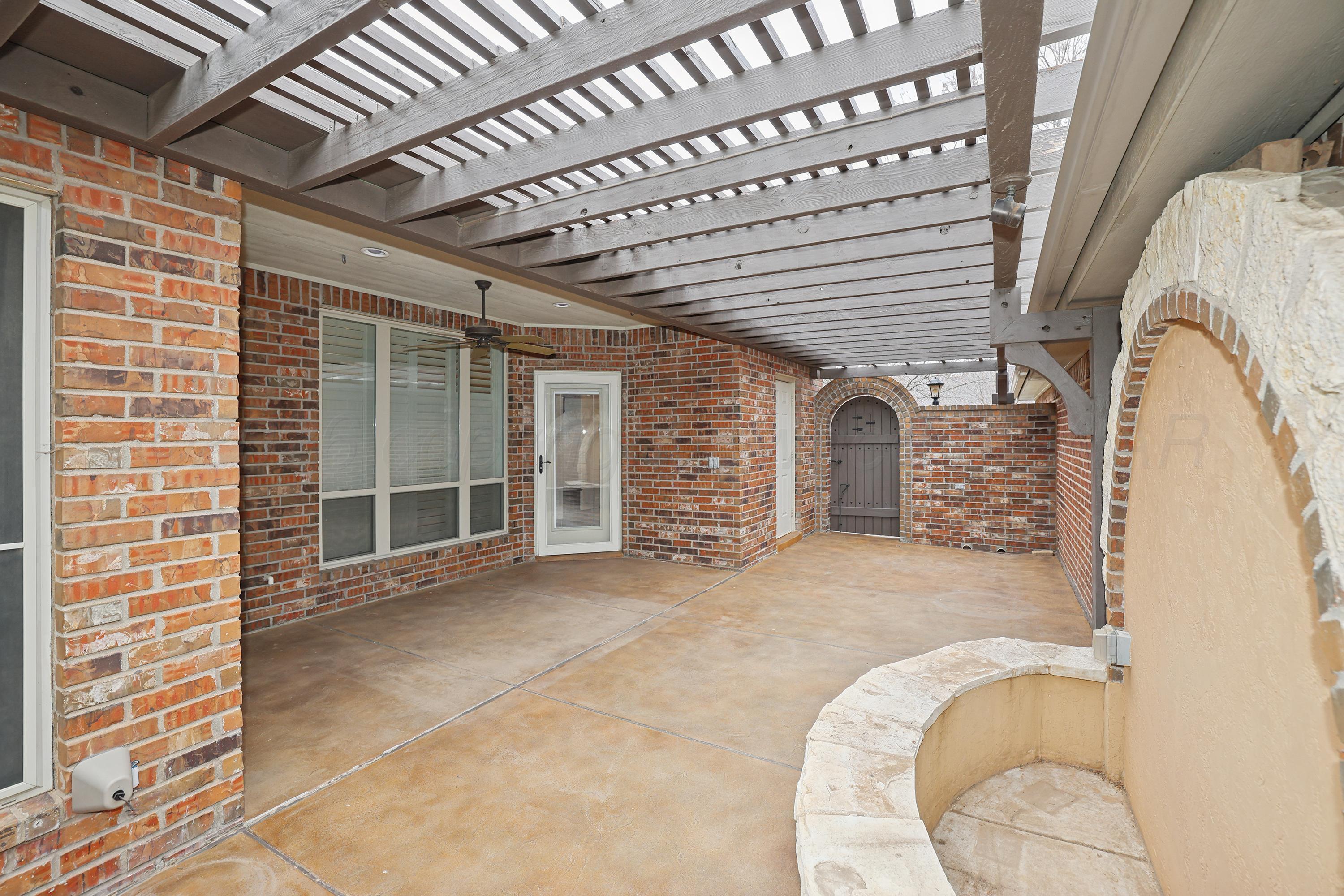 7003 Thunder Road Amarillo, TX 79119 - Photo 15 of 35 29-Patio