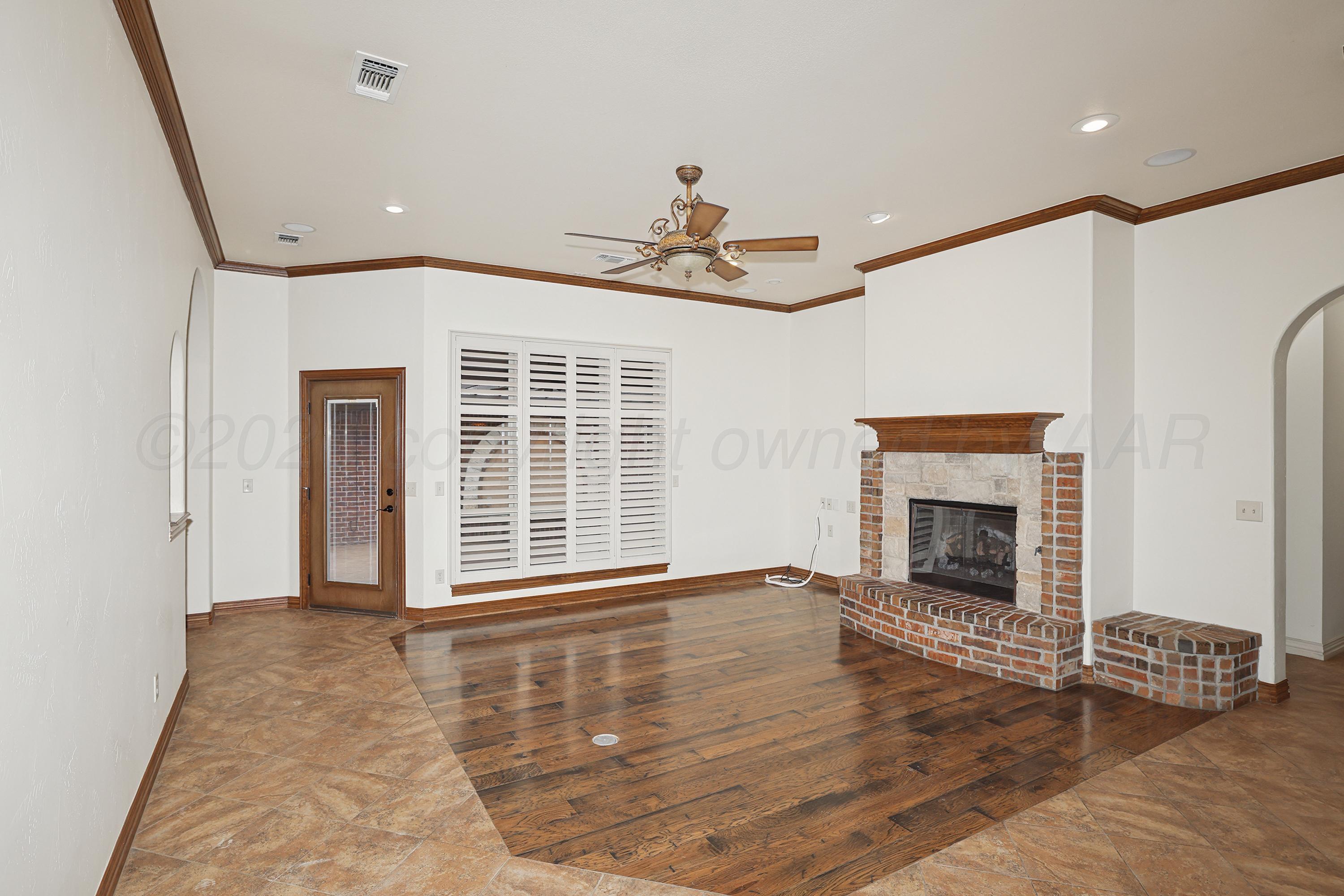 7003 Thunder Road Amarillo, TX 79119 - Photo 4 of 35 5-Living Area