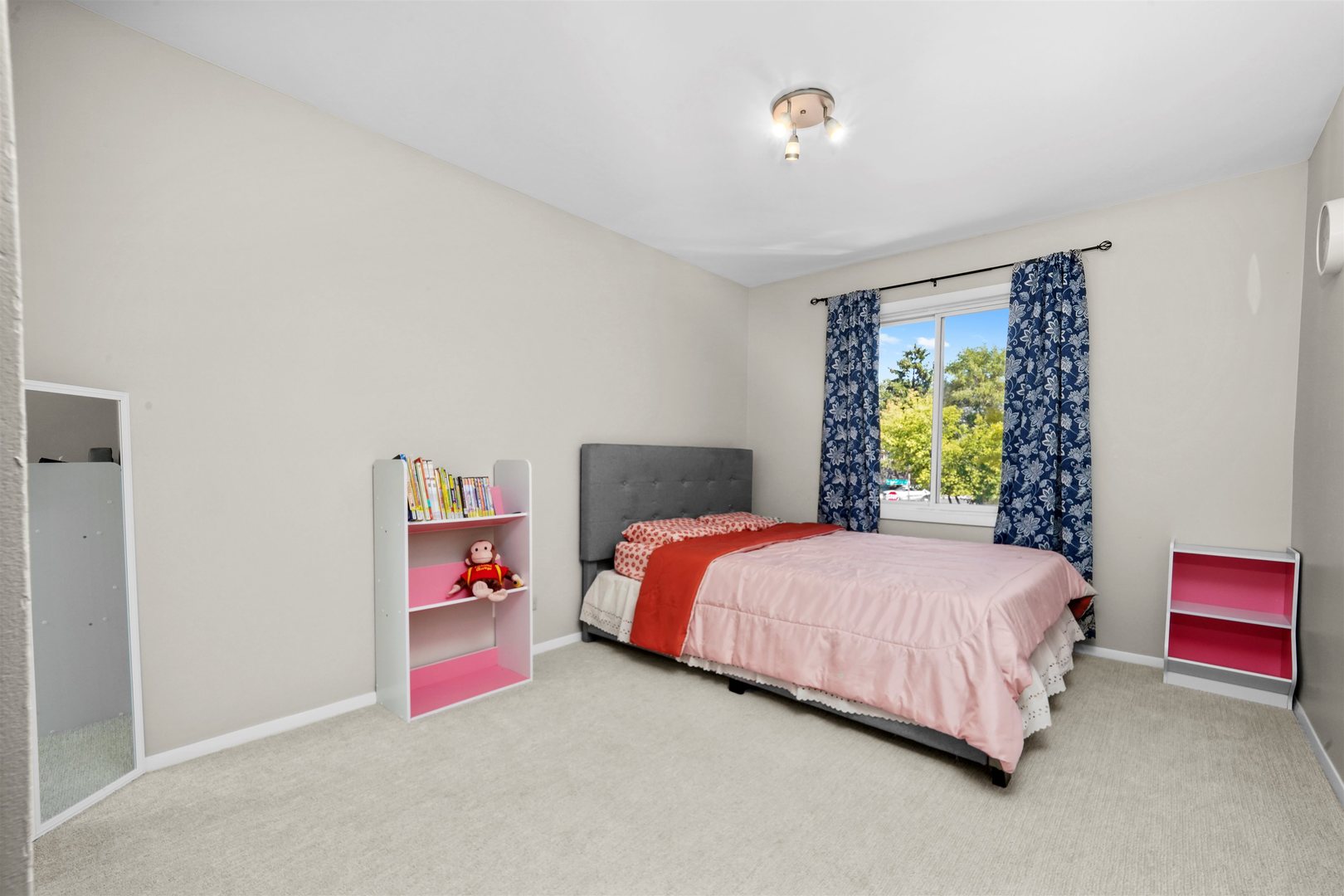 311 Harding Avenue Libertyville, IL 60048 - Photo 17 of 41 a bedroom with a bed and a window