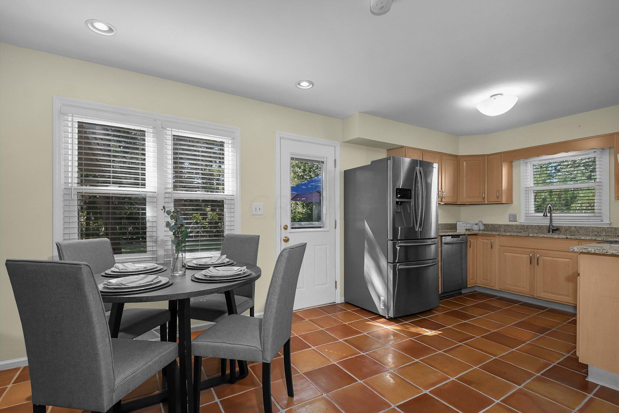 2853 Helston Road Columbus, OH 43220 - Photo 13 of 51