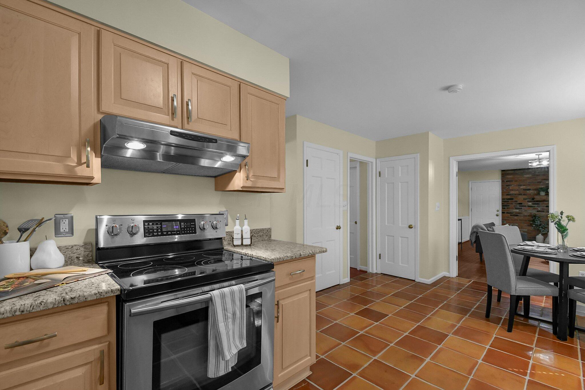 2853 Helston Road Columbus, OH 43220 - Photo 16 of 51