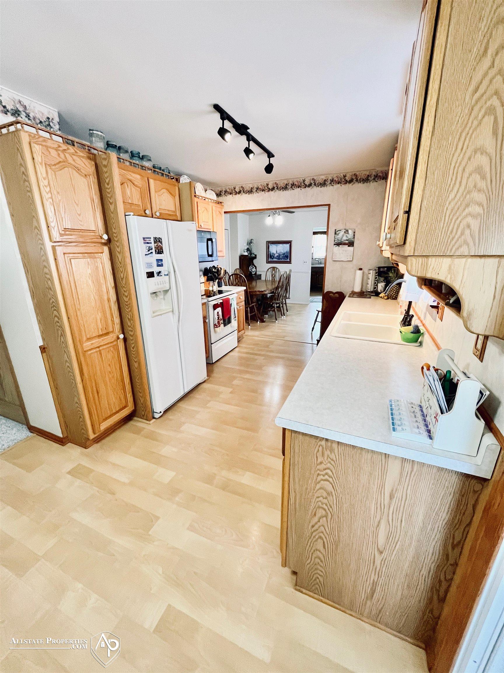 5021 North Henderson Road Davison, MI 48423 - Photo 17 of 45 Gallery Image 17