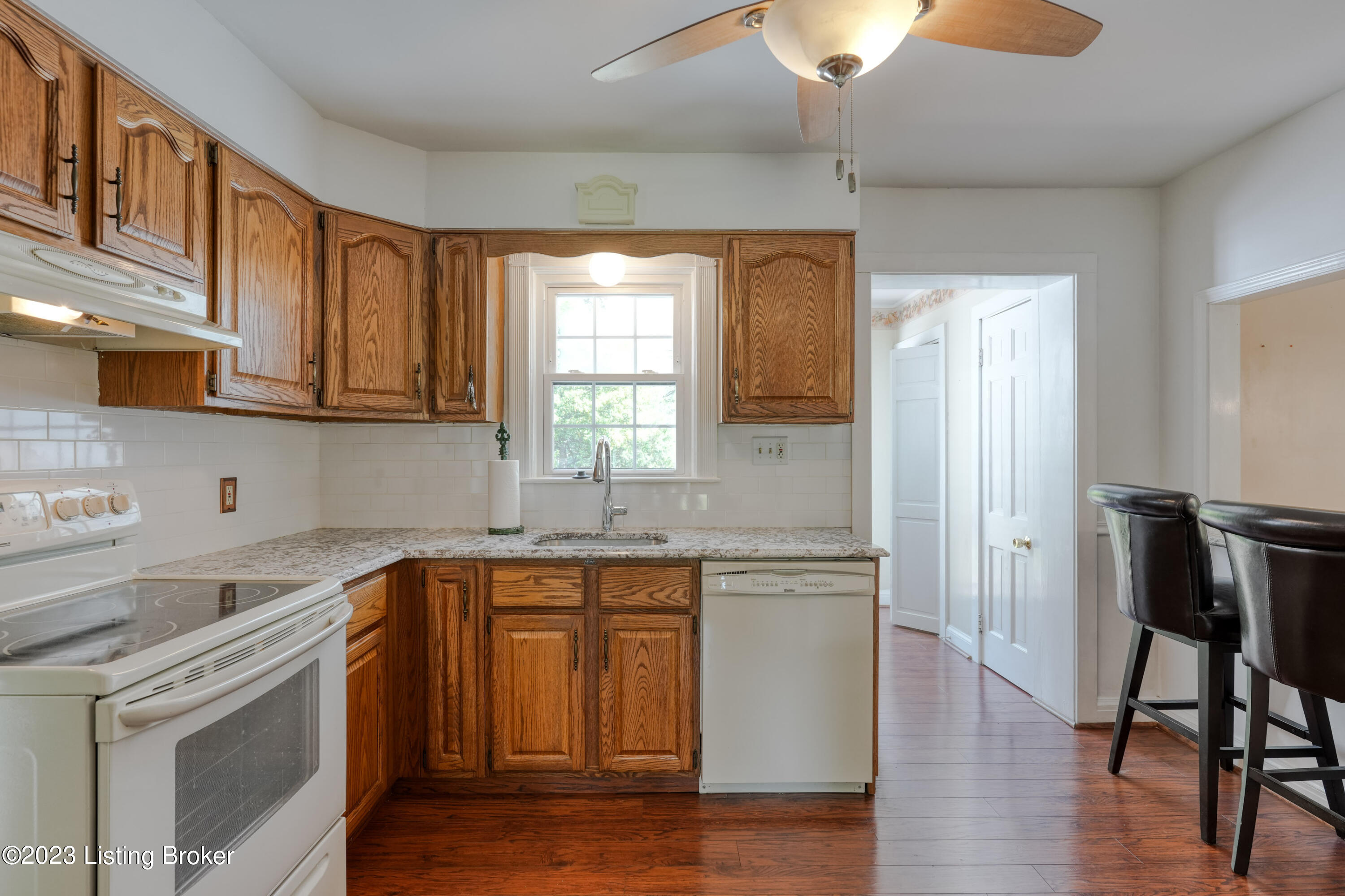 121 Don Allen Road Louisville, KY 40207 - Photo 12 of 37 018 - 20230419 06802