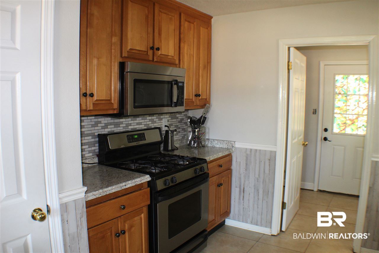 12894 Fish River Road Foley, AL 36535 - Photo 5 of 13 Kitchen