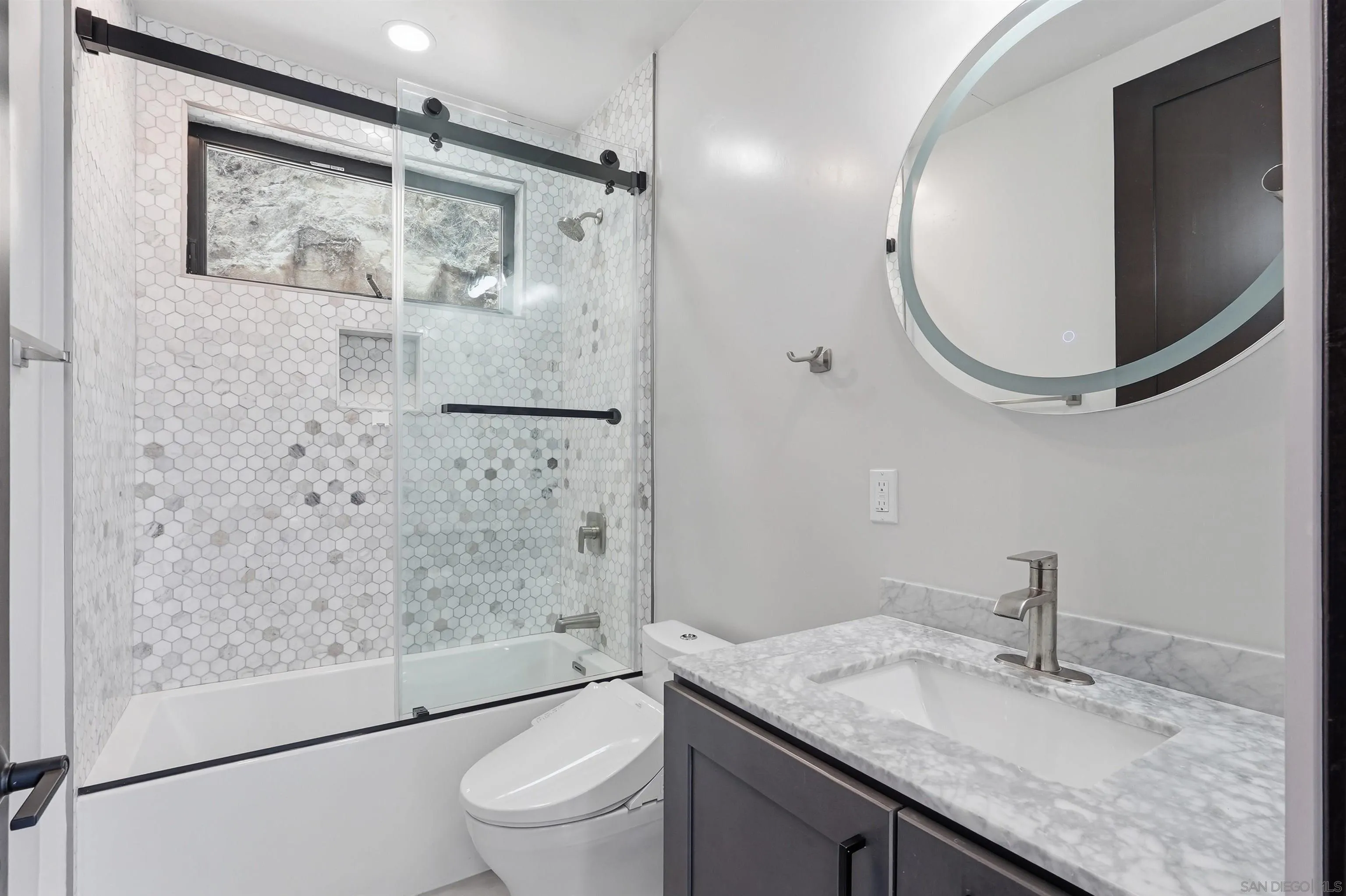 341 Hidden Pines Road Del Mar, CA 92014 - Photo 6 of 22