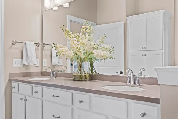 $694,900 | 1383 Prairie Creek Circle, Unit 16E, Oconomowoc, WI 53066