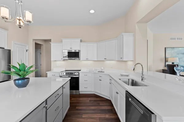 $694,900 | 1380 Prairie Creek Boulevard, Unit 16E, Oconomowoc, WI 53066