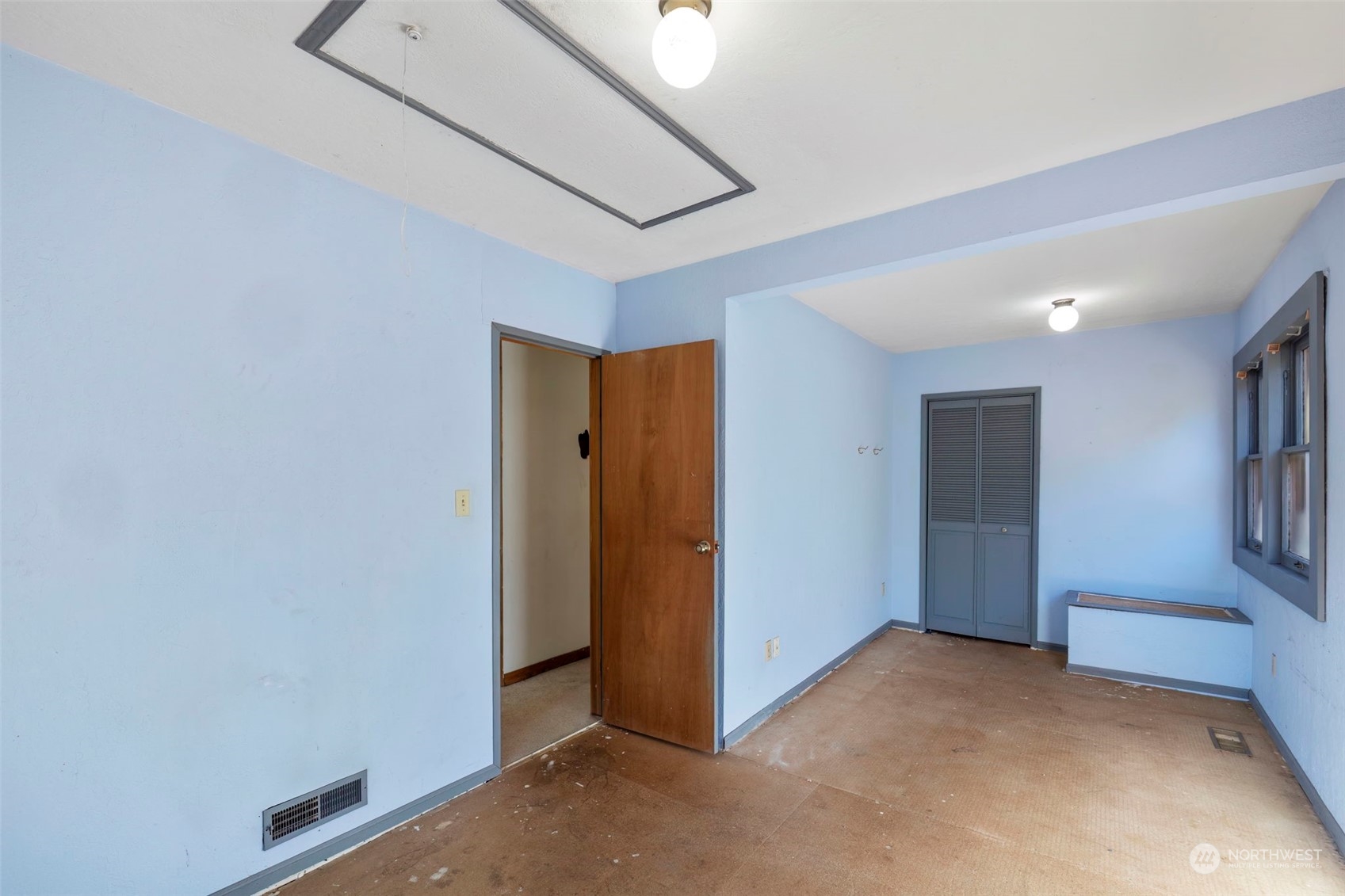 4616 Marine View Place Bremerton, WA 98312 - Photo 15 of 40