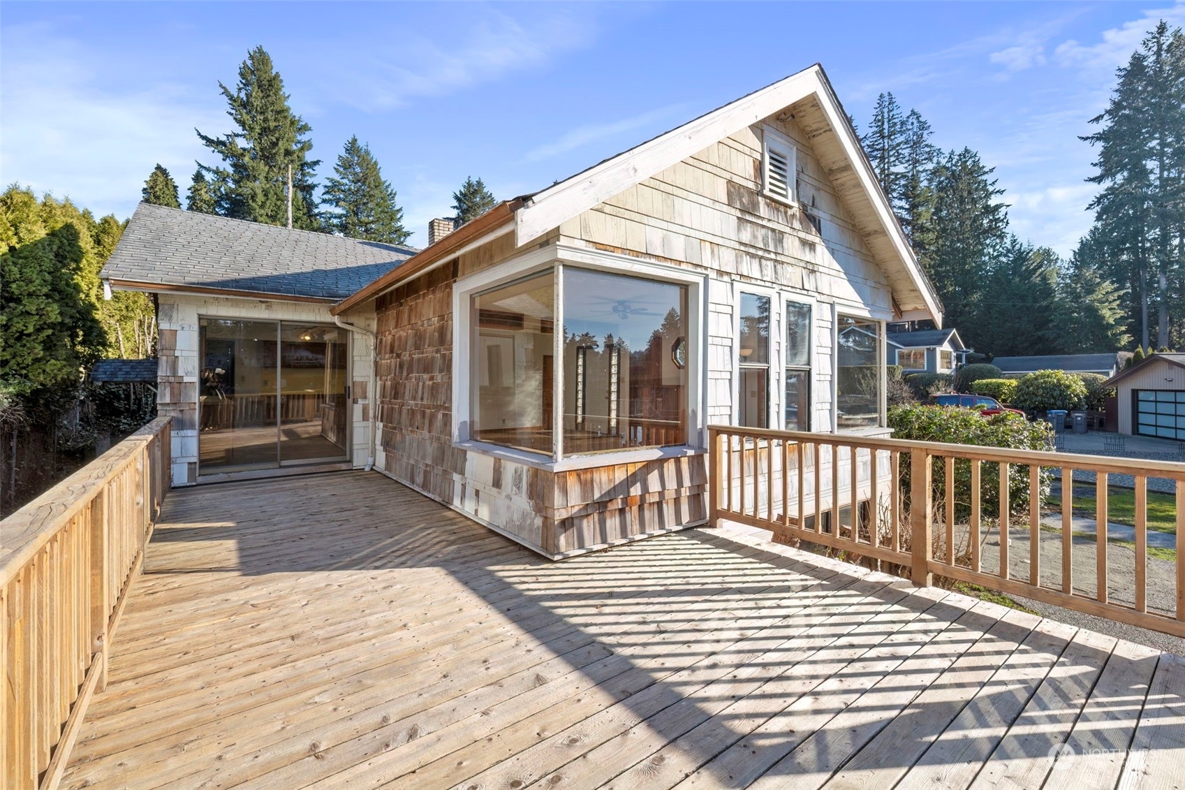 4616 Marine View Place Bremerton, WA 98312 - Photo 25 of 40