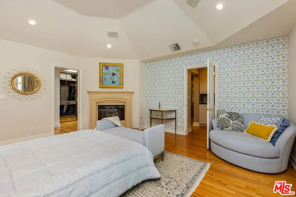 $3,795,000 | 10570 Lindbrook Drive, Los Angeles, CA 90024