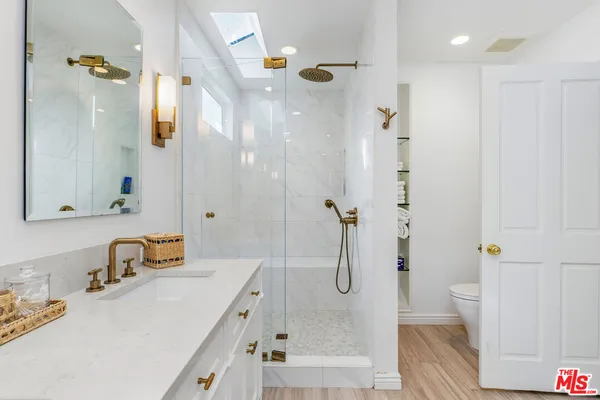 $3,795,000 | 10570 Lindbrook Drive, Los Angeles, CA 90024