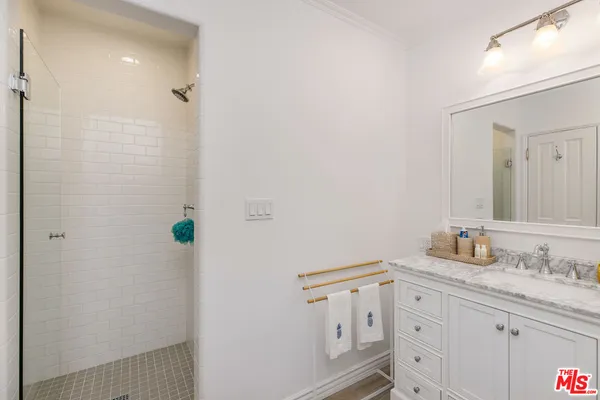 $3,795,000 | 10570 Lindbrook Drive, Los Angeles, CA 90024
