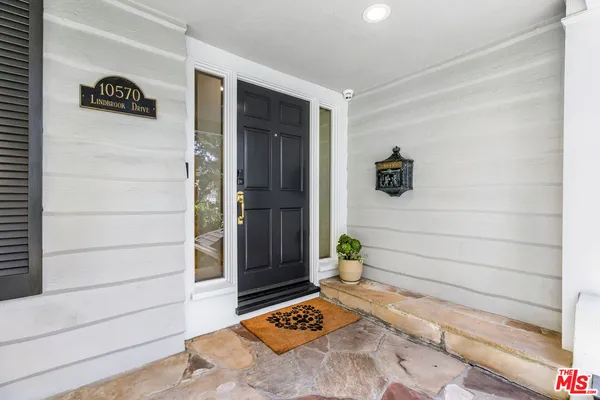 $3,795,000 | 10570 Lindbrook Drive, Los Angeles, CA 90024