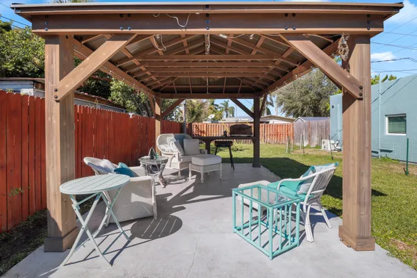 $3,400 | 301 Hawthorne Drive, Lake Park, FL 33403