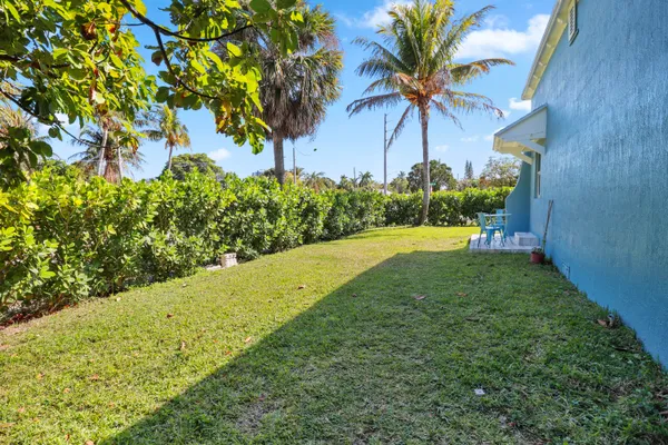 $3,400 | 301 Hawthorne Drive, Lake Park, FL 33403