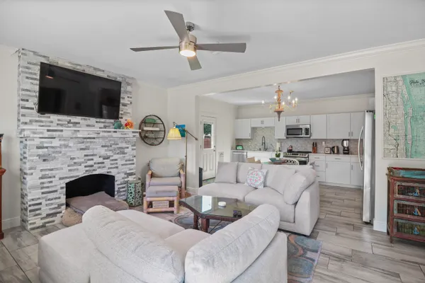 $3,400 | 301 Hawthorne Drive, Lake Park, FL 33403