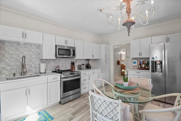 $3,400 | 301 Hawthorne Drive, Lake Park, FL 33403